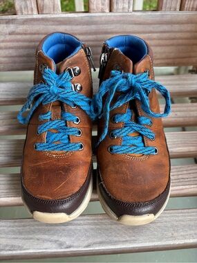 Clarks Brown Leather Kids Boots with Blue Trim and Laces